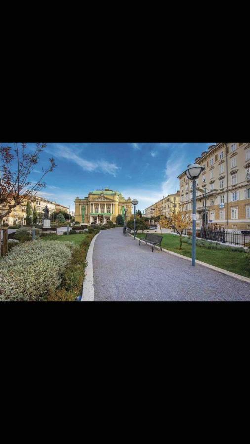 Apartman Vidi Apartment Rijeka Exterior photo